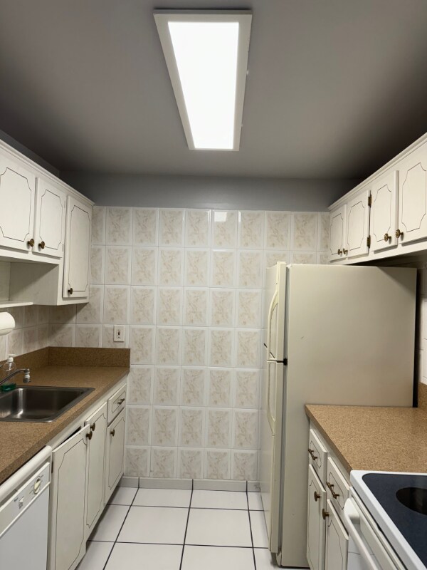 Building Photo - 14211 SW 88th St