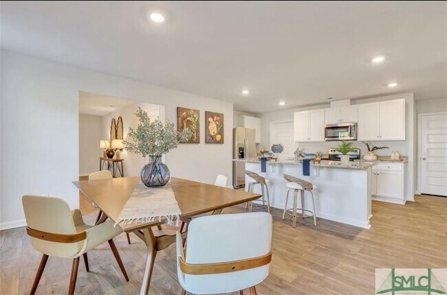 Foto del edificio - 477 Coconut Dr