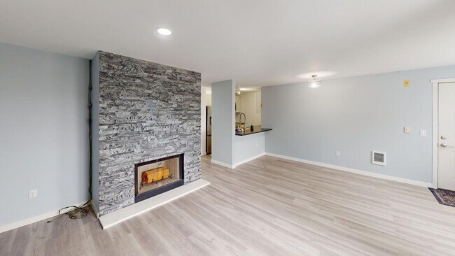 Foto del edificio - Luxury Condo, Close To Nike & Intel, Detac...