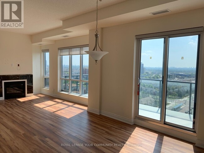 Building Photo - 9088 Yonge St