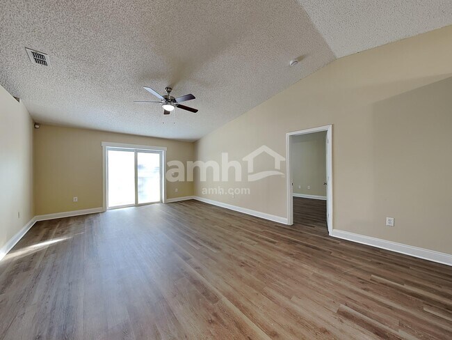 Building Photo - 574 Wekiva Bluff St