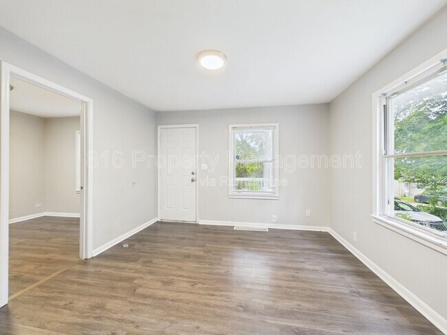 Foto del edificio - 8028 Montgall Ave