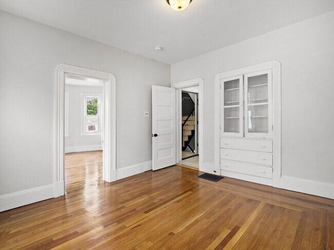 Building Photo - 149 Mountain Ave