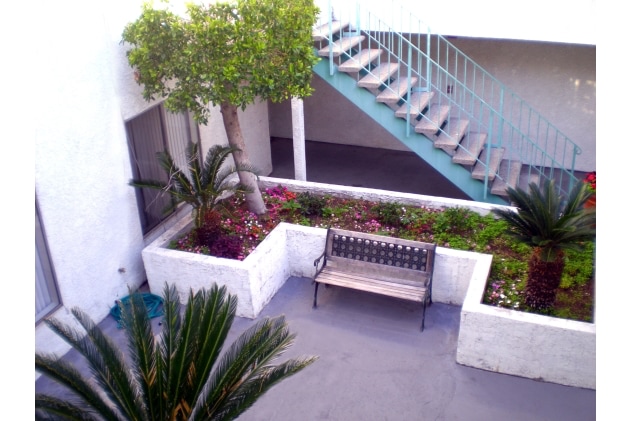 Photo - 11117 Hartsook St (Los Angeles, CA) Apartment