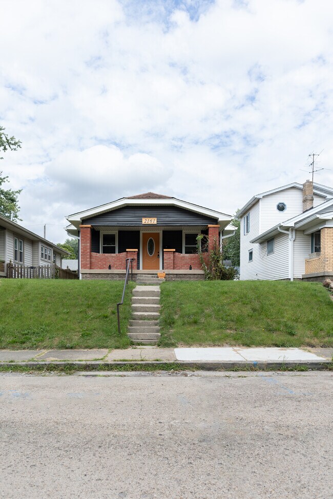 Building Photo - 2161 Napoleon St