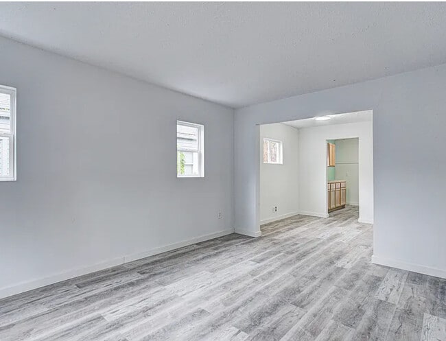 Building Photo - 734 N Arnolda Ave