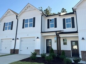 Building Photo - 21 Calluna Dr