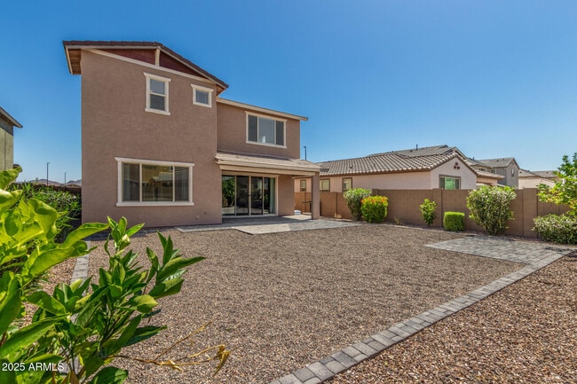 Foto del edificio - 2250 E Palmdale Ln