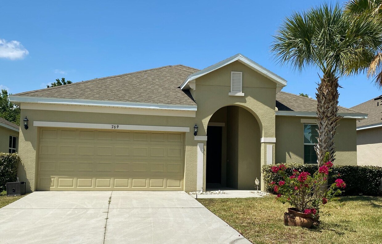Primary Photo - Stunning 3 Bed, 2 Bath Home in Gated Legac...