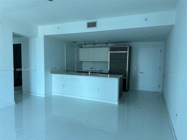 Building Photo - 1100 S Miami Ave
