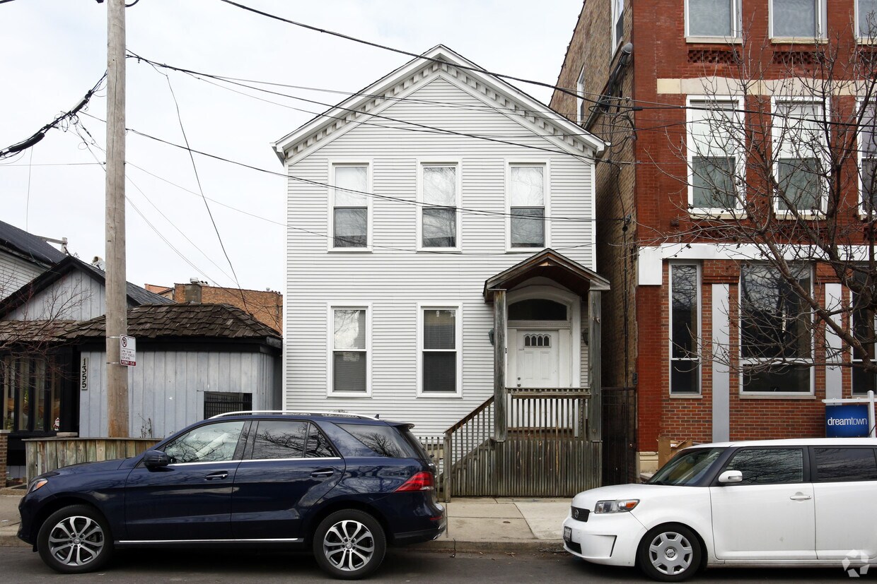 Building Photo - 1353 N Dean St