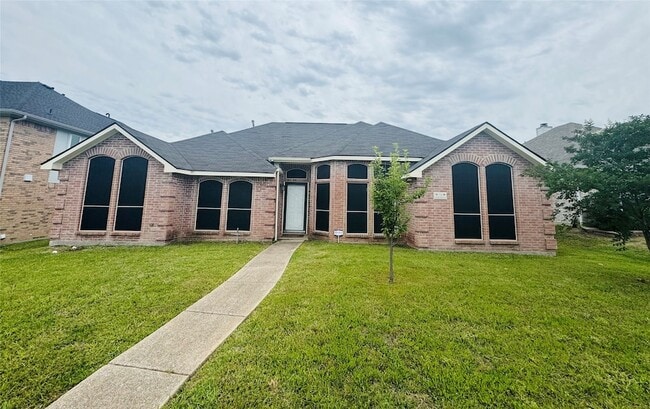 Photo - 716 Elm Falls Pl House