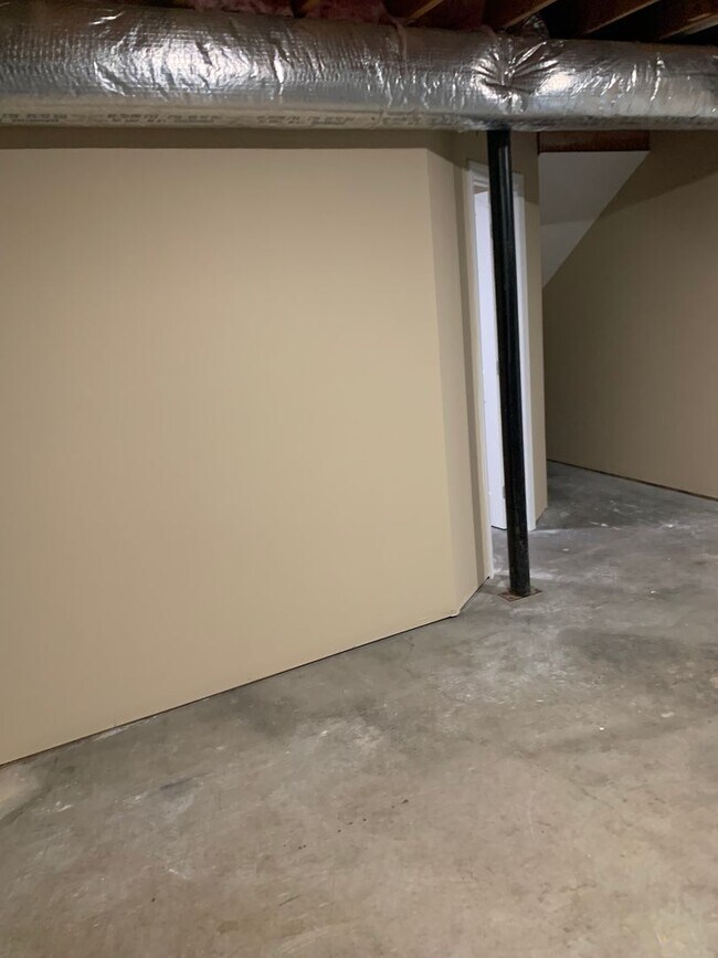 Foto del edificio - 3 Bedroom/2 Bath Split-Foyer Home Kingspor...