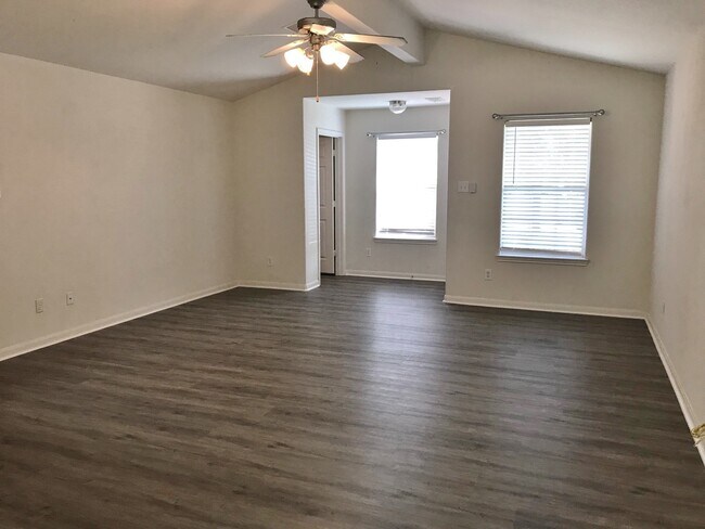 Building Photo - 28831 Frio River Loop