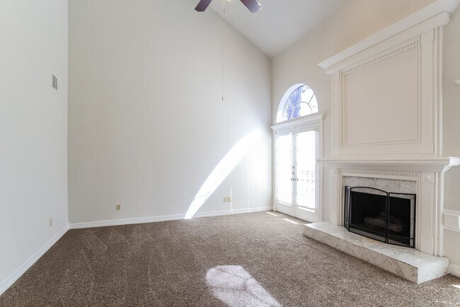 Foto del edificio - 3407 El James Dr