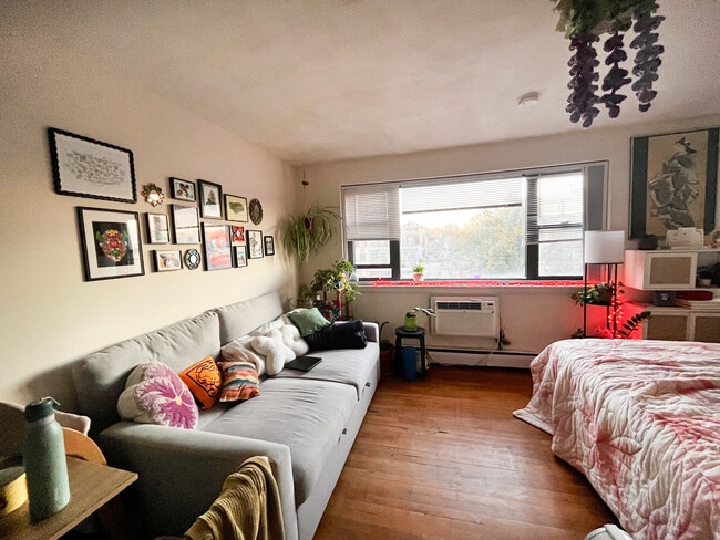 Photo - 1027 Commonwealth Ave Townhome