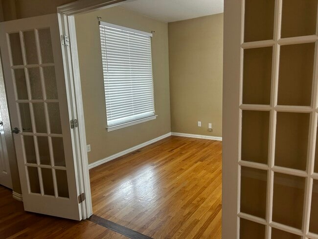 Building Photo - 10850 Trotwood Way