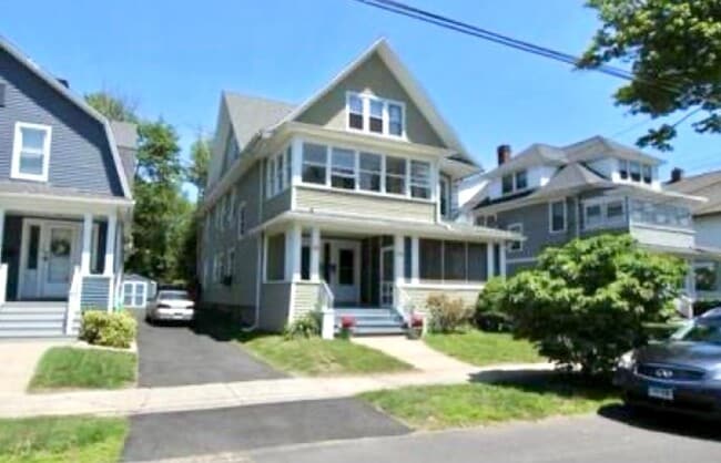 Building Photo - 52 Catherine St