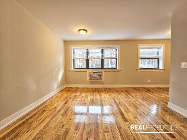 Building Photo - 0 bedroom in CHICAGO IL 60657
