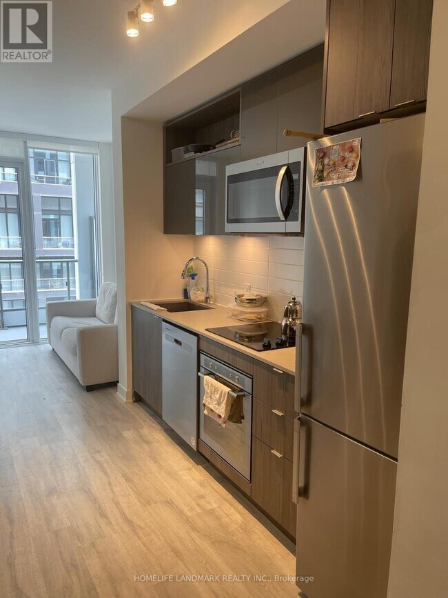 Photo du bâtiment - 121 Lower Sherbourne St