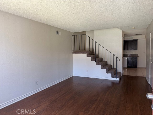 Foto del edificio - 9303 Cedar St