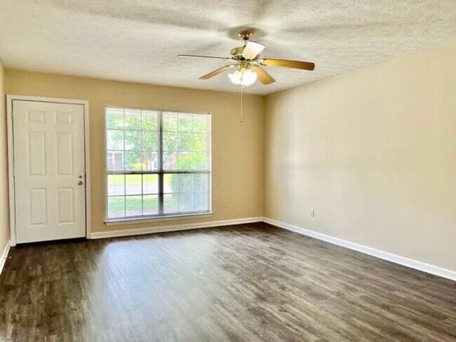 Foto del edificio - Pebblecreek Dr #22 &amp; 24