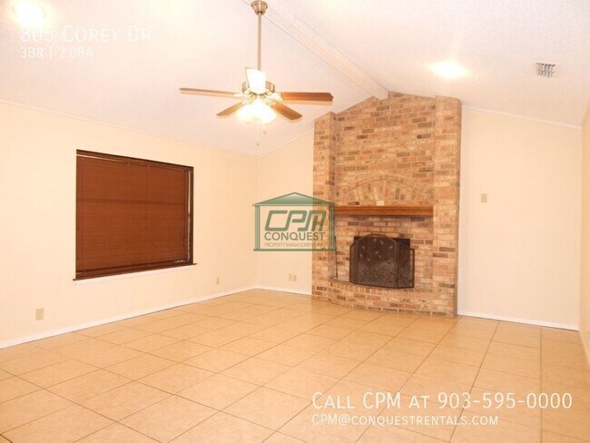 Foto del edificio - 805 Corey Dr