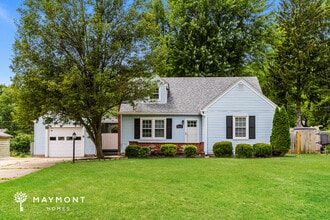 Building Photo - 1075 Meadow Dr
