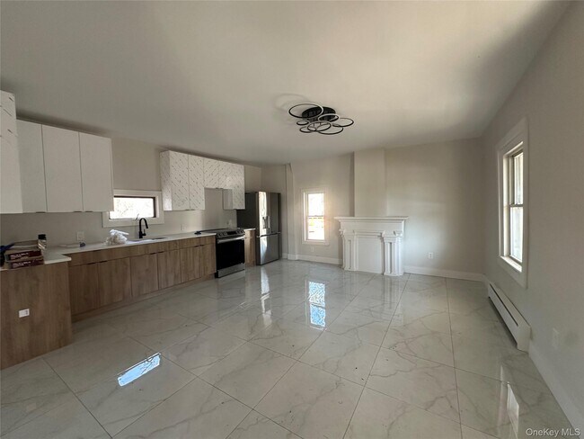Foto del edificio - 1445 Burlingham Rd