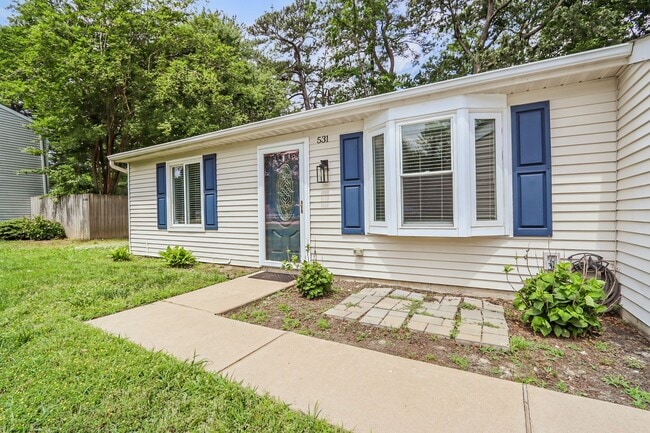 Building Photo - 531 Ashwood Dr