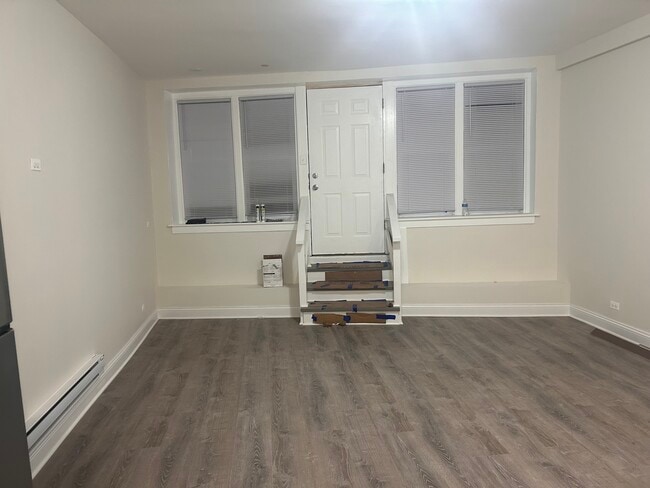 Building Photo - 502 Des Plaines Ave