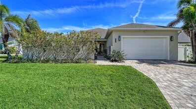 Building Photo - 1111 Mallorca Dr