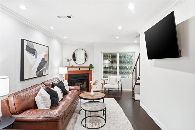 Foto del edificio - 334 S Walnut Ave
