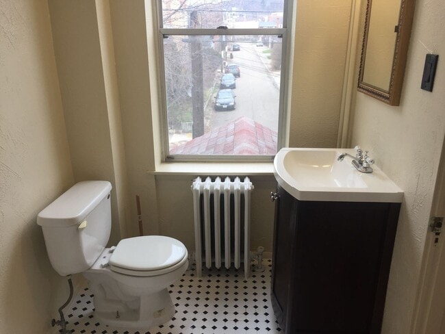 Building Photo - 5214 Friendship Ave