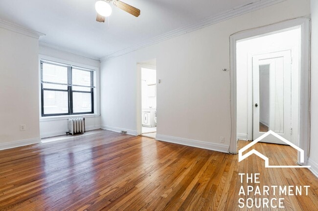 Building Photo - 540 W Briar Pl