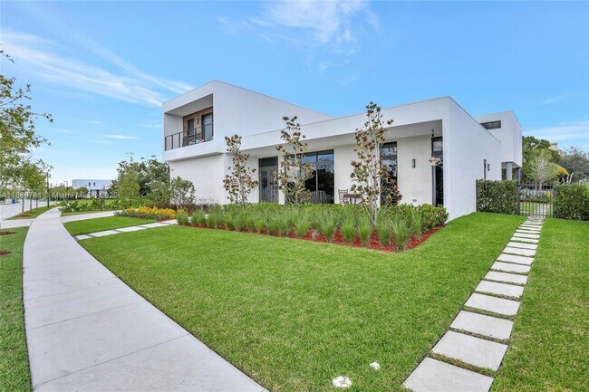 Foto del edificio - 16709 Botaniko Dr N