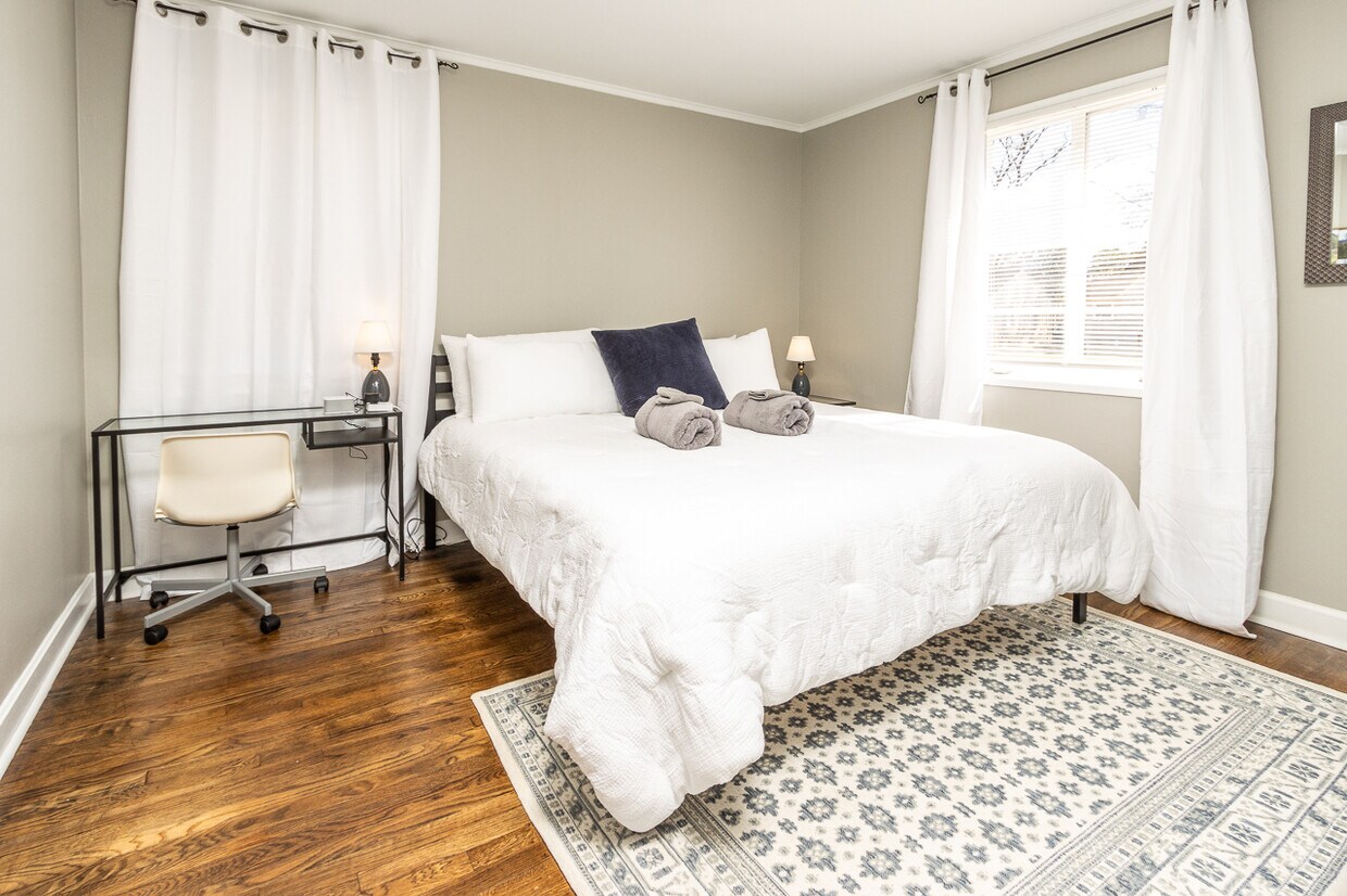 Foto principal - 4230 Atwood Ave