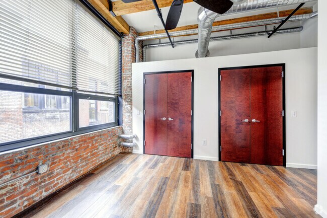 2 habitaciones, 2 baños - 1375 pies cuadrados - Dormitorio principal - Cascade District Lofts