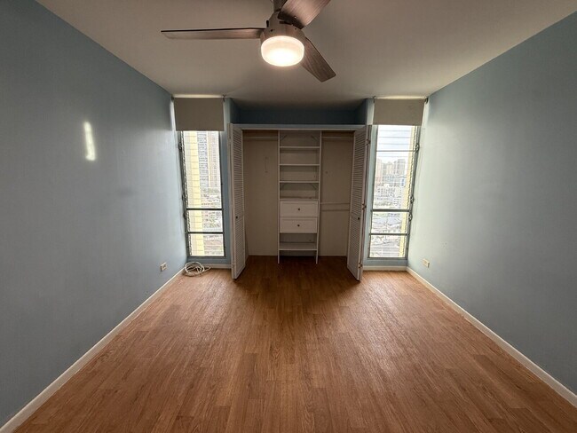 Foto del edificio - Bright & Breezy 1-Bedroom Condo in Moiliil...