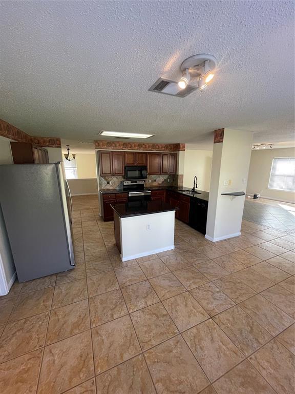 Building Photo - 8304 Montoya Cir