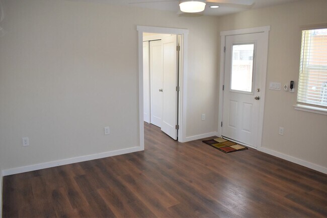 Foto del edificio - 2510 Meadow Wood Cir