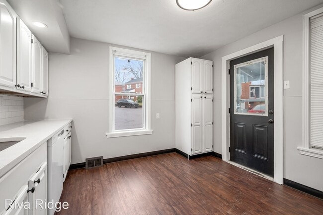 Building Photo - 3 br, 1 bath House - 6 Terrace Avenue