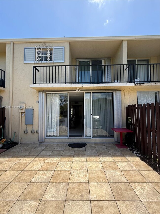 Foto del edificio - 2207 NE 7th St