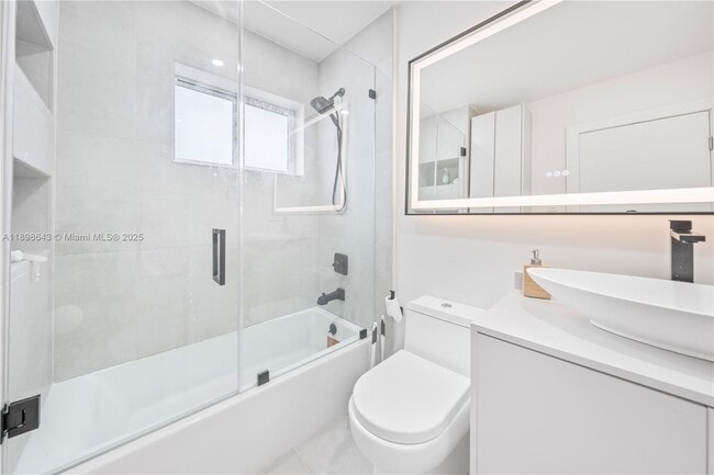 Building Photo - Modern Furnished 2BD/2BA Home in Ives Estates