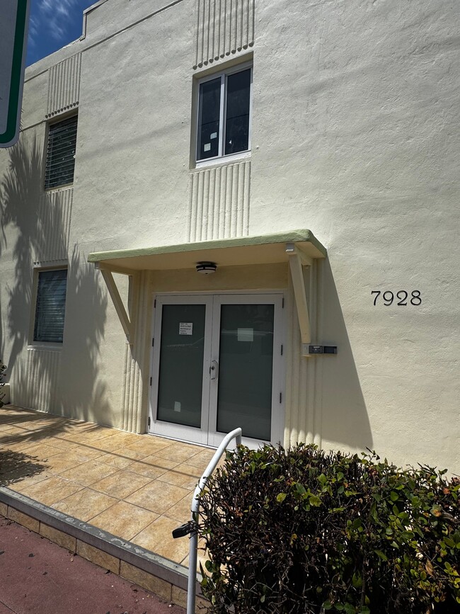Building Photo - 7928 Harding Ave