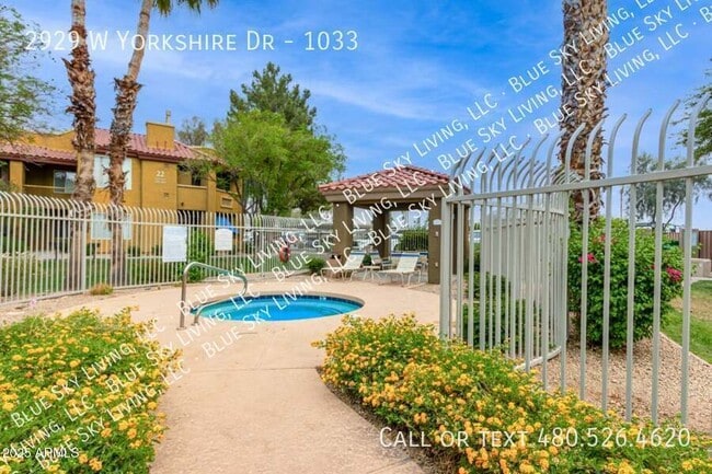 Building Photo - 2929 W Yorkshire Dr