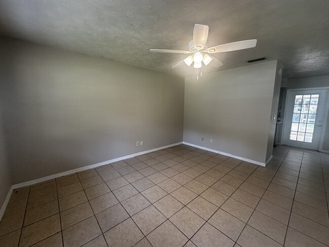 Building Photo - 3764 SE 67th Pl