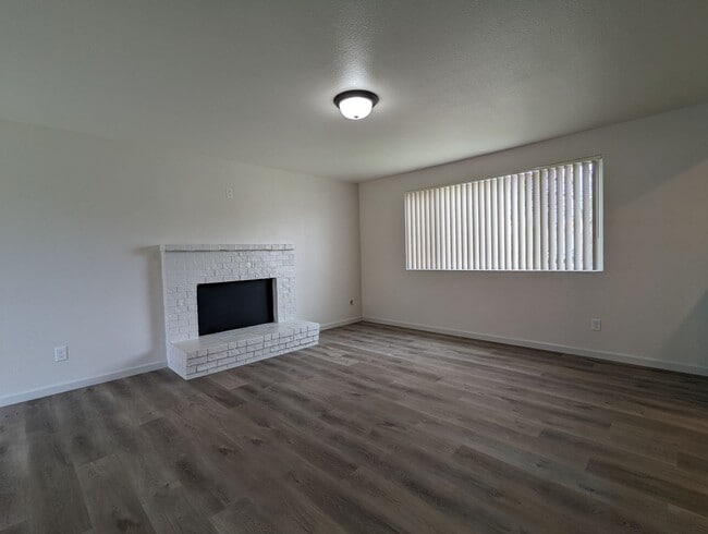 Foto del edificio - 3-Bedroom, 1.5-Bath Home in a Cul-De-Sac I...