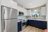 Foto principal - 6350 Willoughby Ave