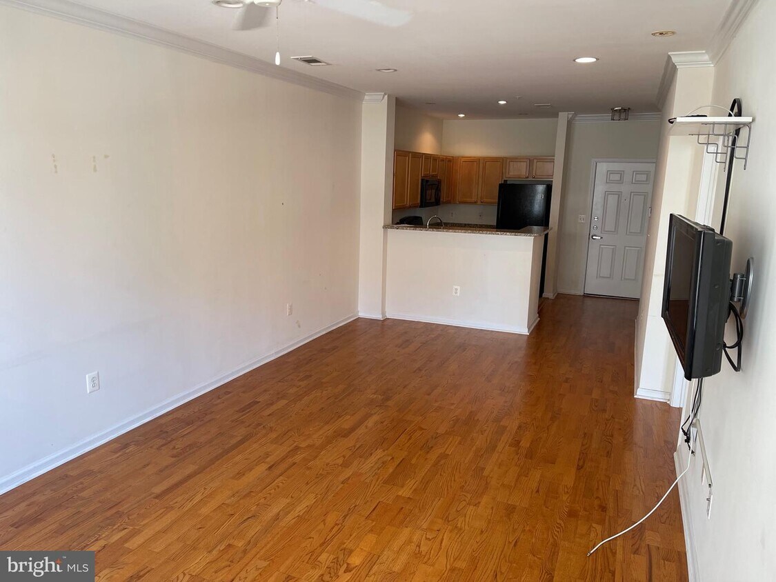 12000 Market St Unit 258, Reston, VA 20190 Room for Rent in Reston